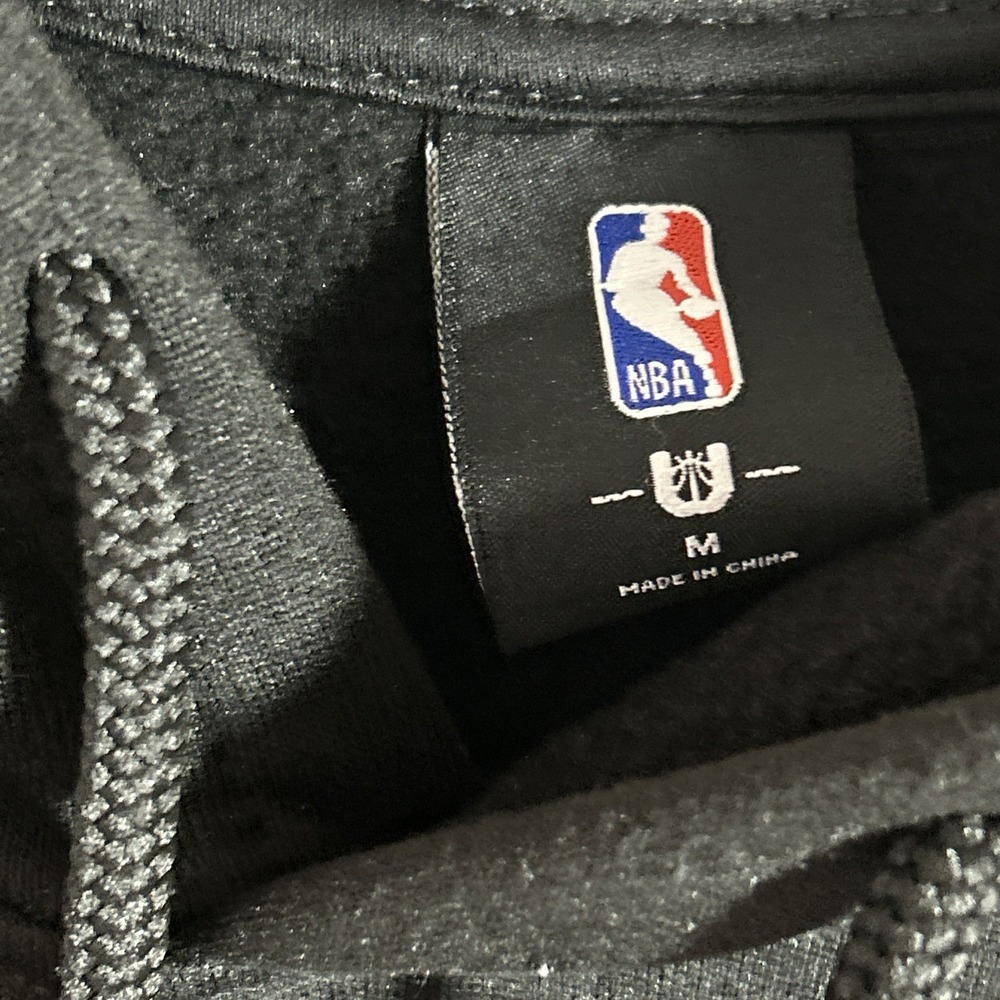 Miami Heat Hoodie Mens Medium Black NBA Basketball Pullover Sweatshirt - Picture 2 of 4